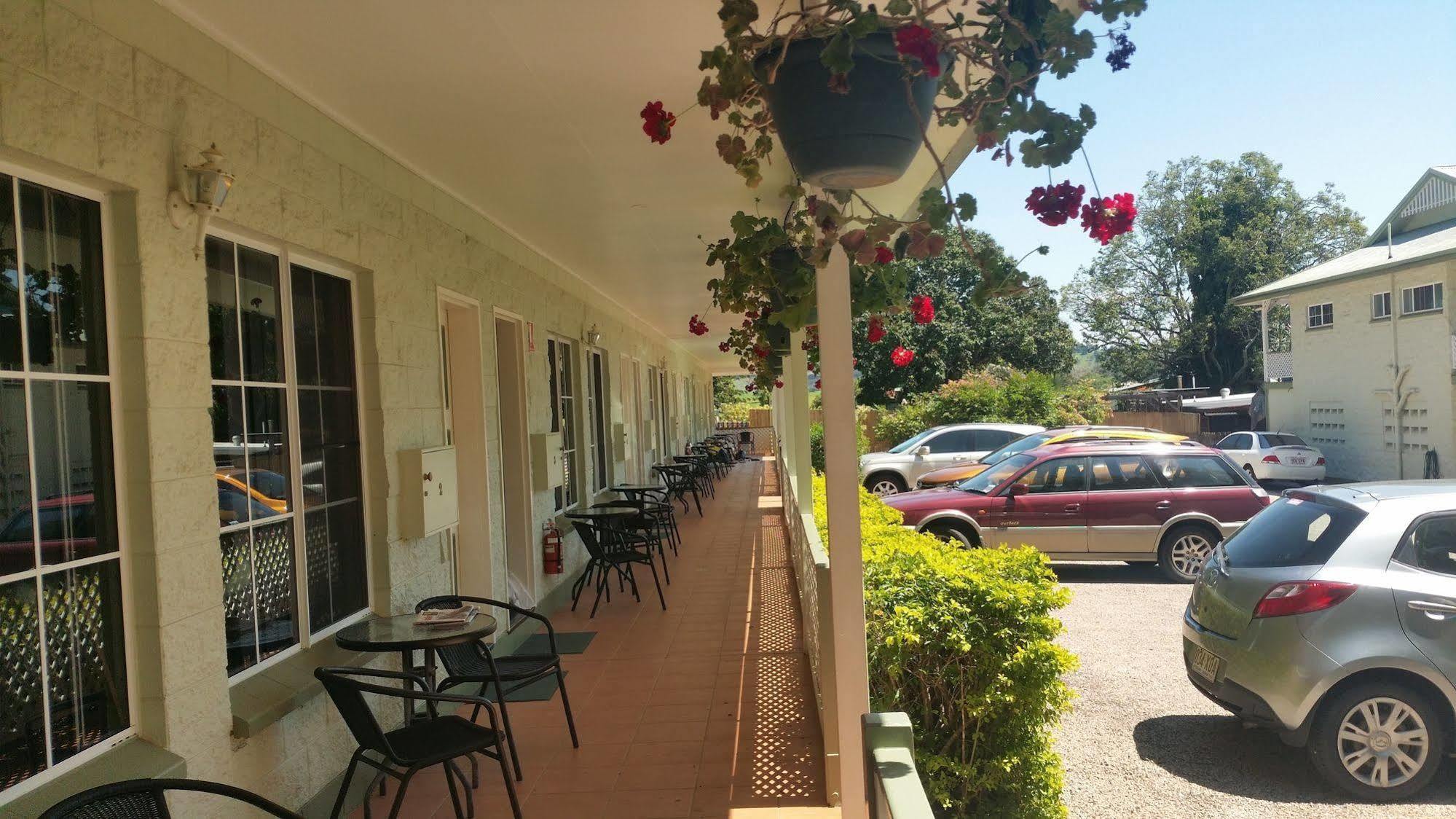 Yungaburra Park Motel Exterior foto